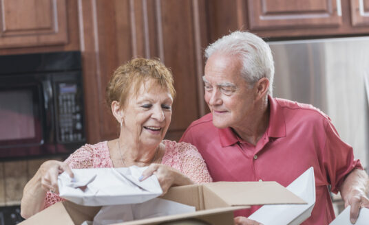 Downsizing and moving into a retirement community does not have to be difficult. Follow these tips to make it easier.